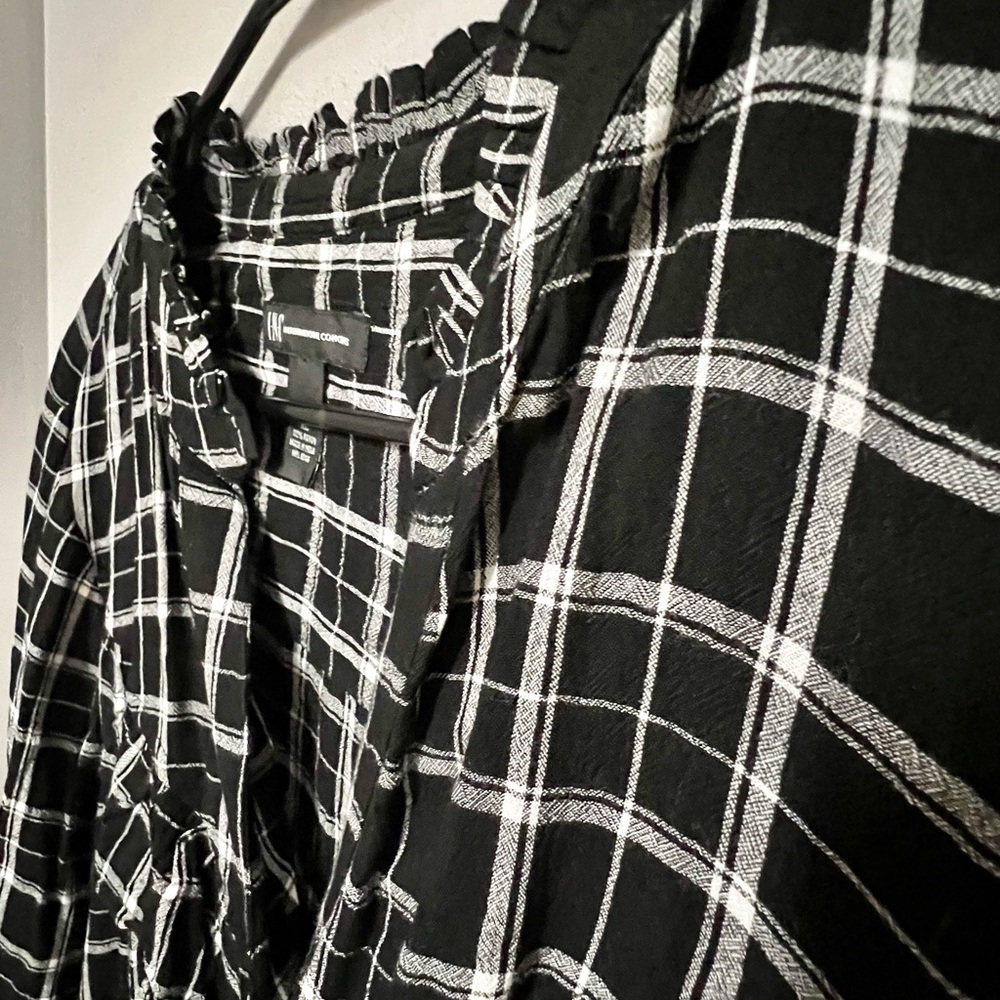 INC. XL Ruffle black & white plaid snap top NWT - Picture 13 of 14
